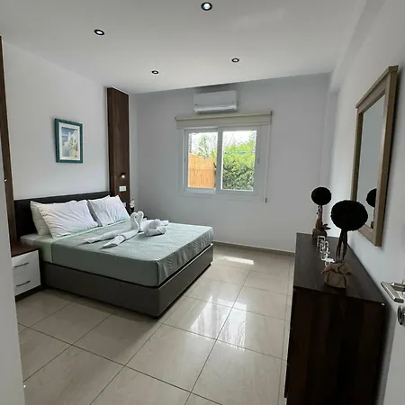 Mediterranean Pearl Stay-400 Steps To The Sea * Paphos