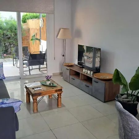 Mediterranean Pearl Stay-400 Steps To The Sea * Paphos